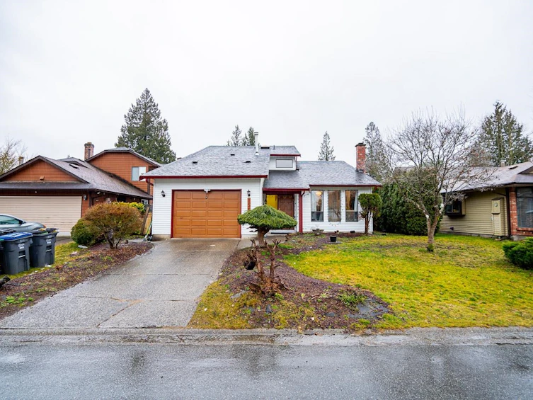15672 99b Avenue, Surrey, BC, V4N 2W3 - 2