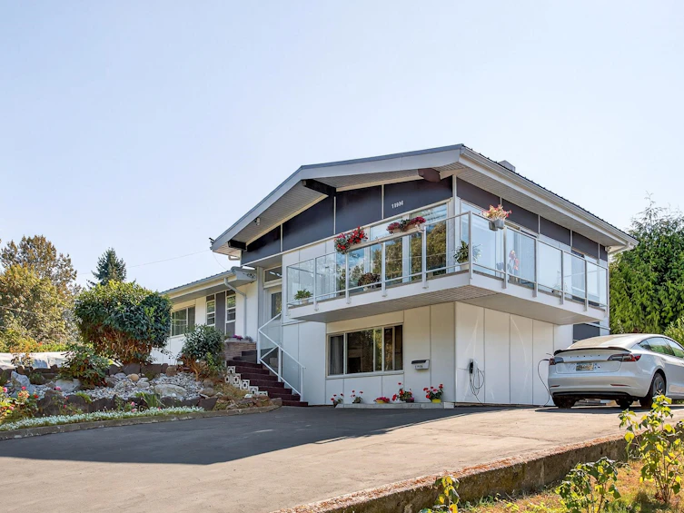 11906 100 Avenue, Surrey, BC, V3V 2W1 - 2