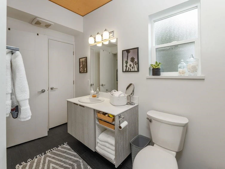 890 Trower Lane, Gibsons, BC, V0N 1V7 - 10