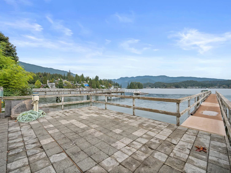 828 Beachview Drive, North Vancouver, BC, V7G 1R1 - 28