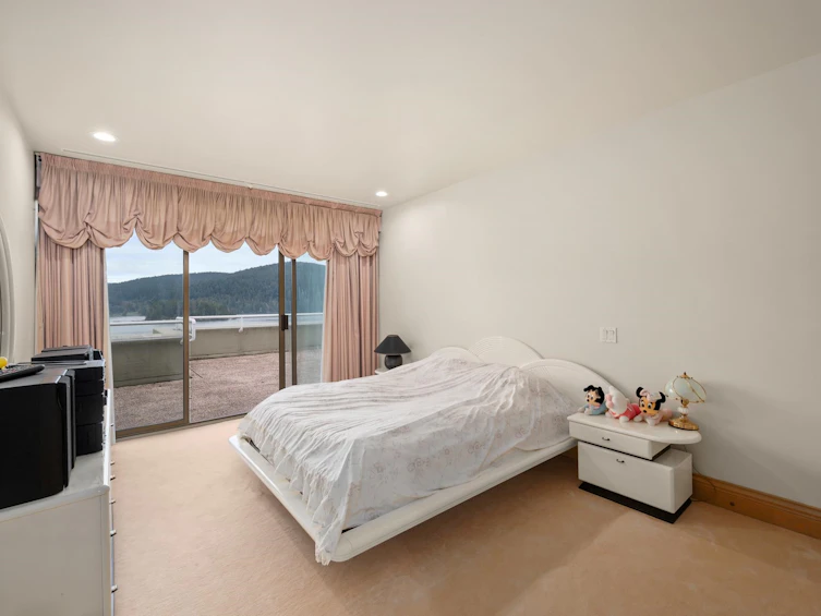 828 Beachview Drive, North Vancouver, BC, V7G 1R1 - 17