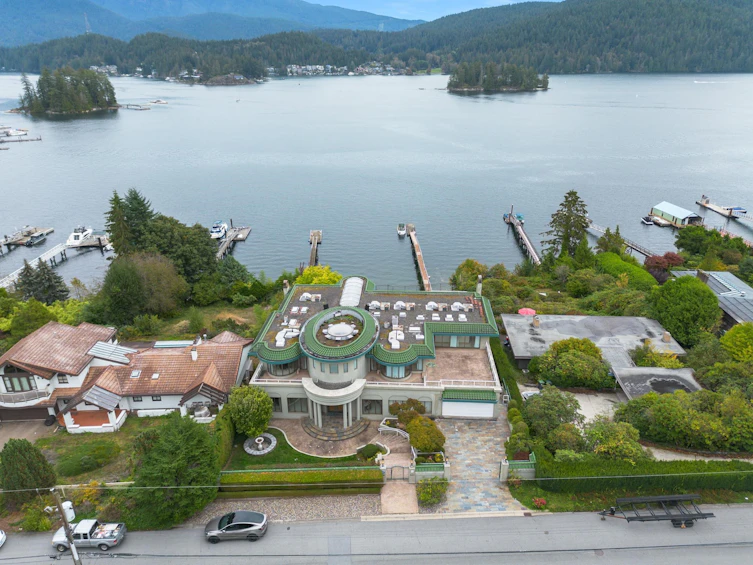 828 Beachview Drive, North Vancouver, BC, V7G 1R1 - 40