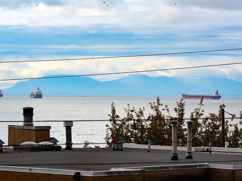 2364 Marine Drive, West Vancouver BC V7V 1K8