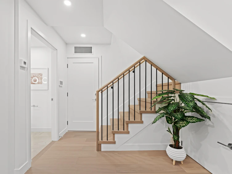 1630 E 21st Avenue, Vancouver, BC, V5N 2N5 - 10