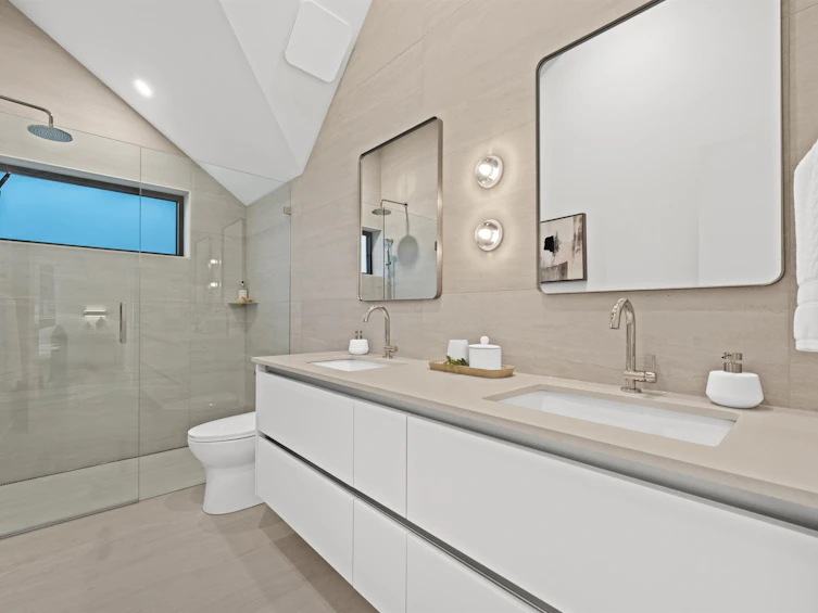 1630 E 21st Avenue, Vancouver, BC, V5N 2N5 - 17