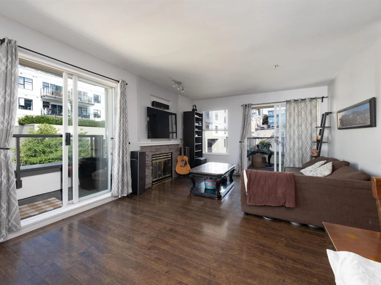 403-118 E 2nd Street, North Vancouver, BC, V7L 1C3 - 9