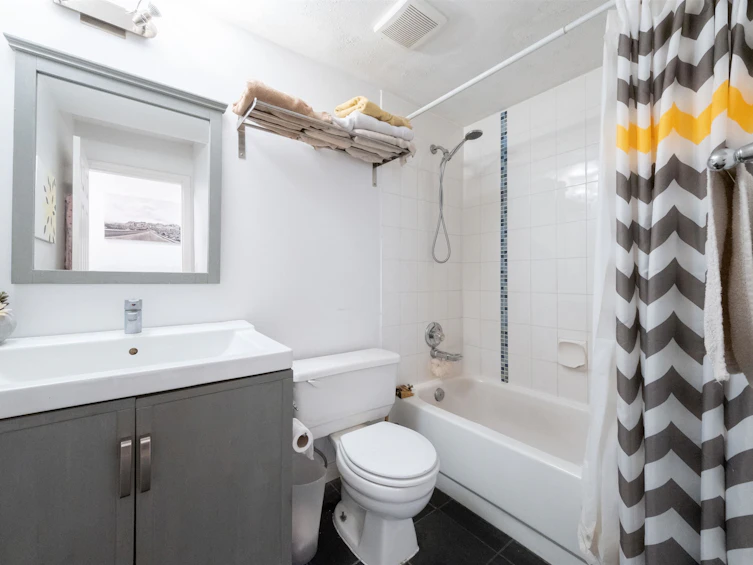 403-118 E 2nd Street, North Vancouver, BC, V7L 1C3 - 13