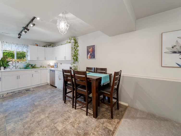 21282 Campbell Avenue, Maple Ridge, BC, V2X 7G6 - 25