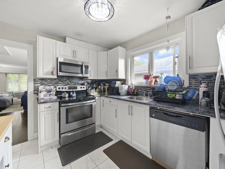 4835 Chatham Street, Vancouver, BC, V5R 3Z1 - 10