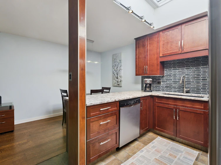 303-145 E 12th Street, North Vancouver, BC, V7L 2J3 - 3