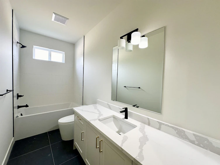 1203 Castle Road, Gibsons, BC, V0N 1V5 - 27