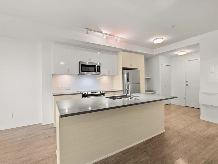 306-13919 Fraser Highway, Surrey, BC, V3T 4E6 - 5