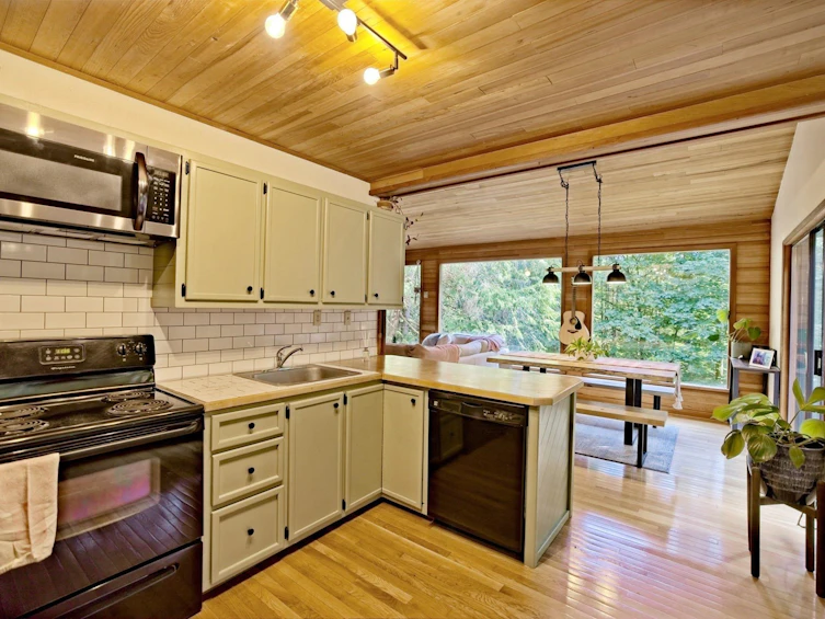 187 S Warbler Road, Galiano Island, BC, V0N 1P0 - 11
