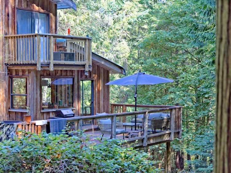 187 S Warbler Road, Galiano Island, BC, V0N 1P0