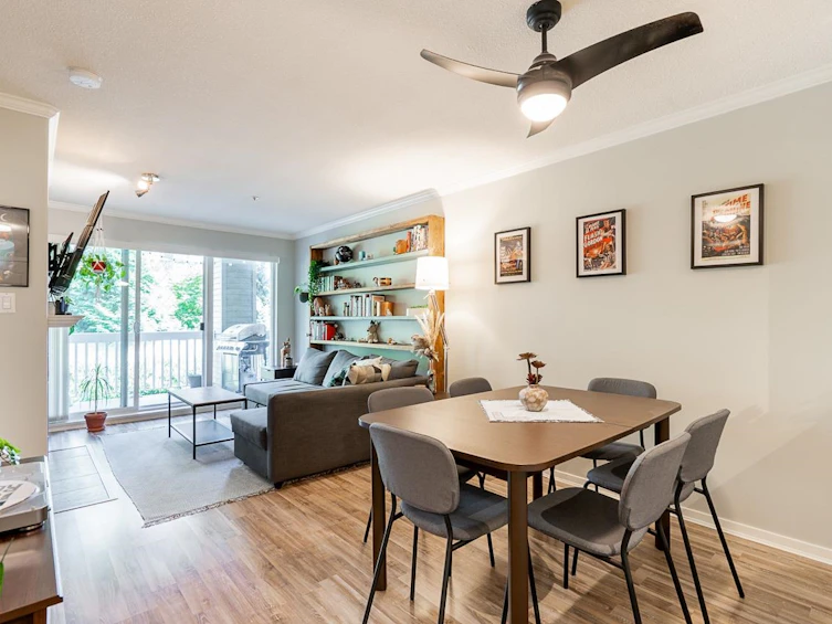 208-22022 49 Avenue, Langley, BC, V3A 3R9 - 3