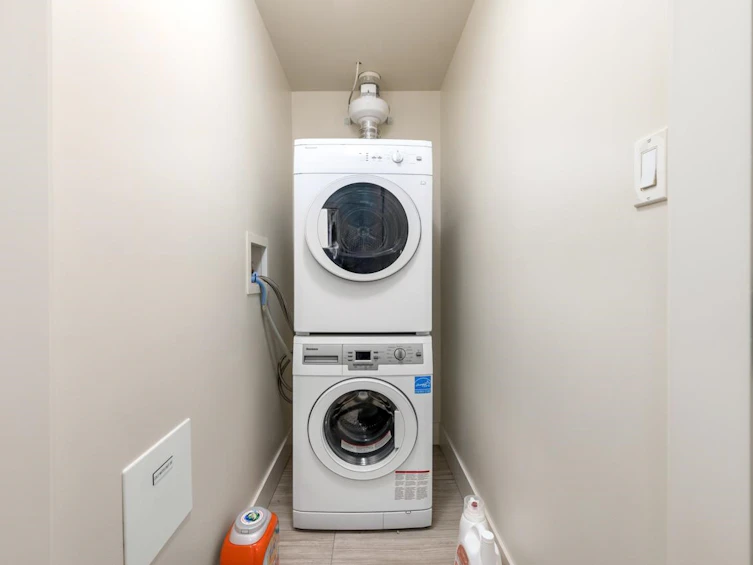 206-10780 No. 5 Road, Richmond, BC, V6W 0B8 - 10