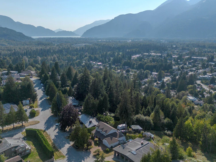 40413 Ayr Drive, Squamish, BC, V8B 0P3 - 37