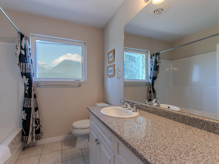 40413 Ayr Drive, Squamish, BC, V8B 0P3 - 27