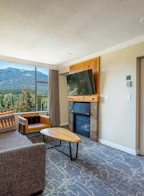 661 4090 Whistler Way