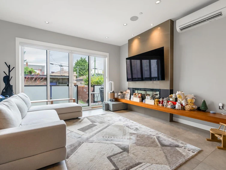 969 W 18th Avenue, Vancouver, BC, V5Z 1W4 - 3