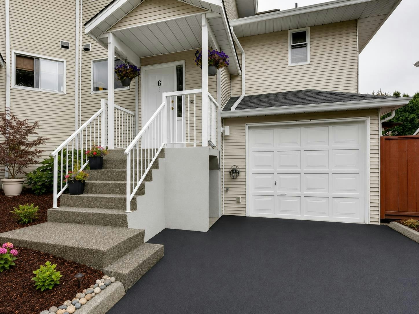 6-19240 119 Avenue, Pitt Meadows, BC, V3Y 2E8