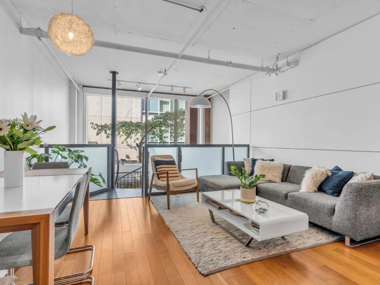 211&212-1529 W 6th Avenue, Vancouver, BC, V6J 1R1 - 3