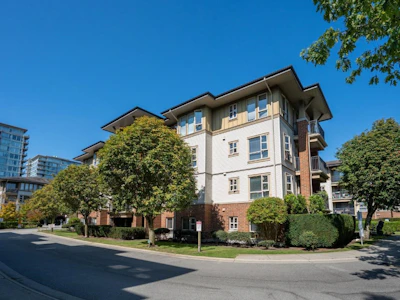 2102-5113 Garden City Road - 3