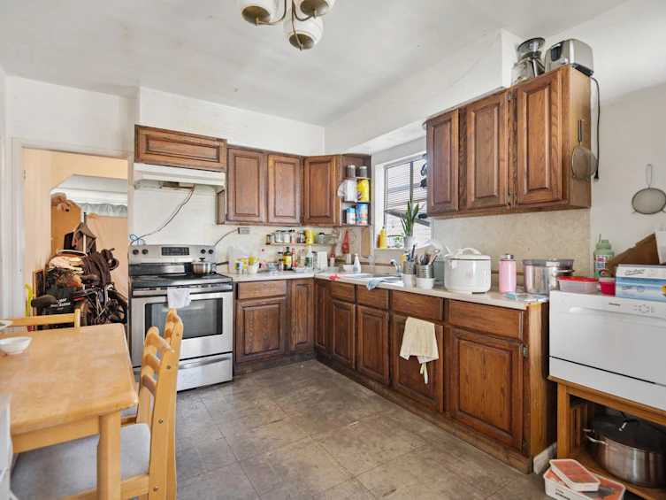 4587 Knight Street, Vancouver, BC, V5N 3M8 - 3