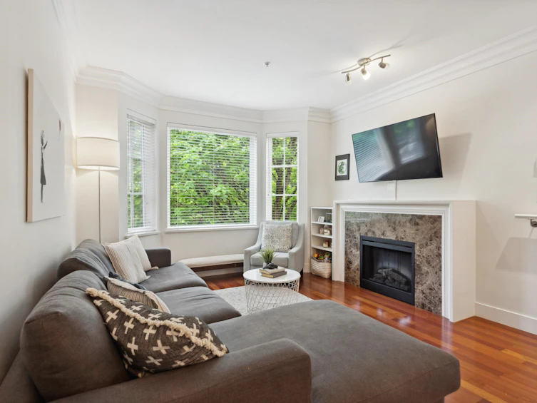 930 W 13th Avenue, Vancouver, BC, V5Z 1P3 - 3