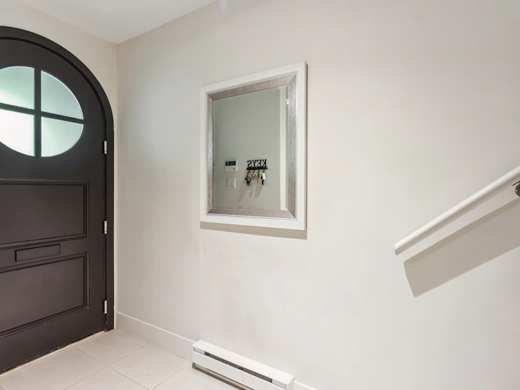 930 W 13th Avenue, Vancouver, BC, V5Z 1P3 - 2