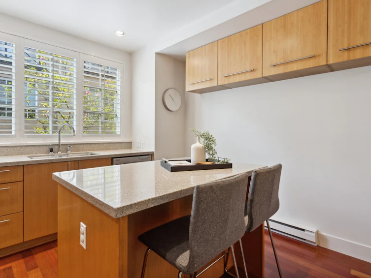 930 W 13th Avenue, Vancouver, BC, V5Z 1P3 - 9