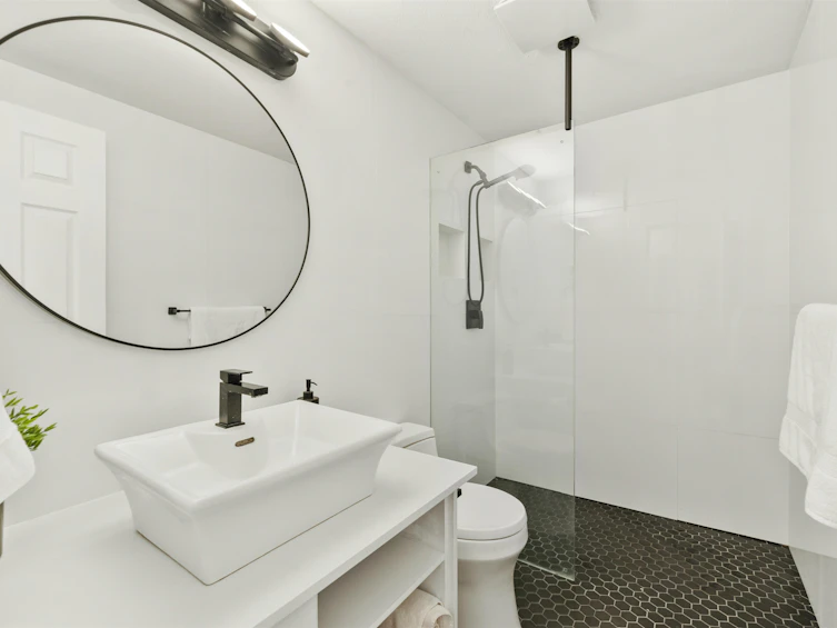 305-1050 Bowron Court, North Vancouver, BC, V7H 2X6 - 18