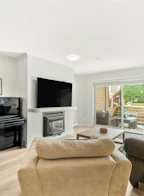 305 1050 Bowron Court