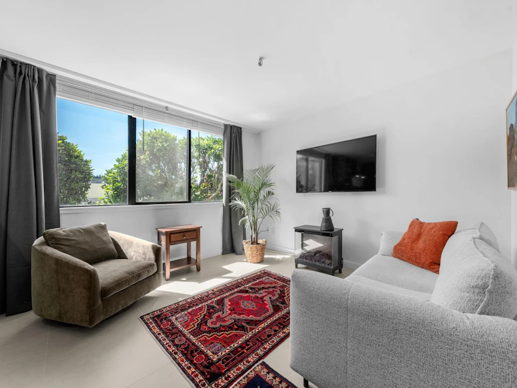 101A-460 14th Street, West Vancouver, BC, V7T 2W1