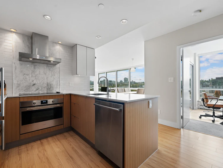 907-159 W 2nd Avenue, Vancouver, BC, V5Y 0L8 - 2