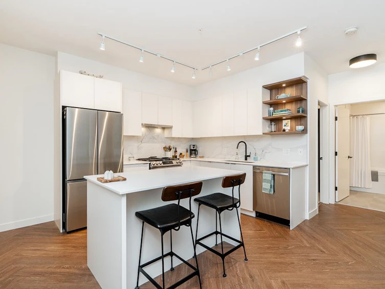 420-3229 St Johns Street, Port Moody, BC, V3H 0M4 - 3