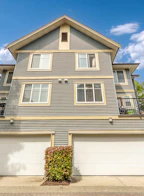 6 6635 192nd Street