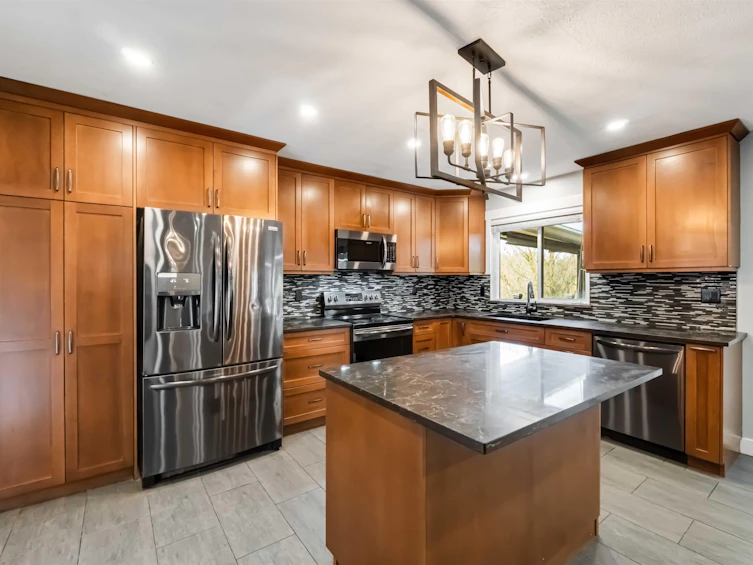 22990 70a Avenue, Langley, BC, V2Y 2J9 - 2