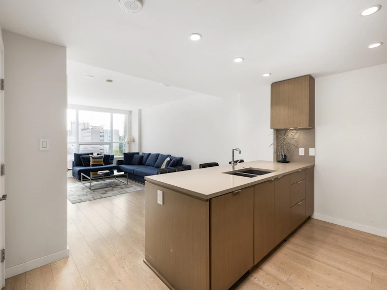 810-125 E 14th Street, North Vancouver, BC, V7L 0E6 - 5