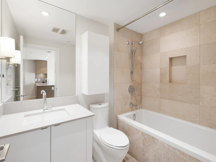 810-125 E 14th Street, North Vancouver, BC, V7L 0E6 - 15