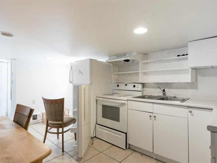 5195 Ruby Street, Vancouver, BC, V5R 4K4 - 11