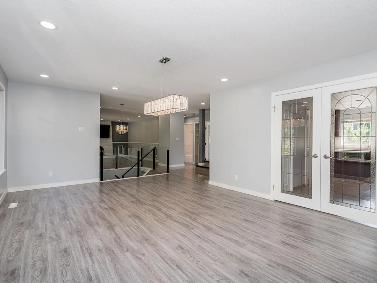 9152 Klenner Drive, Burnaby, BC, V3N 4E5 - 9