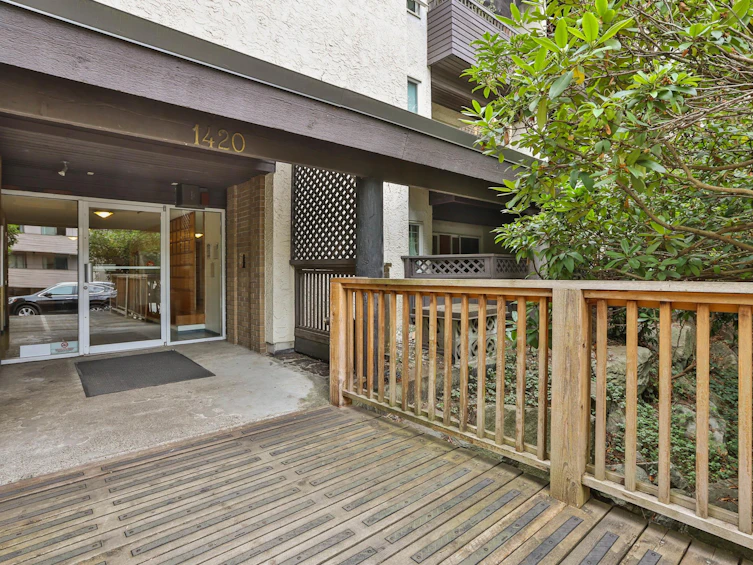 211-1420 E 8th Avenue, Vancouver, BC, V5N 1T4 - 2