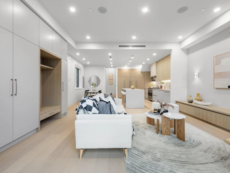 2-2136 E 10th Avenue, Vancouver, BC, V5N 1Y1 - 4