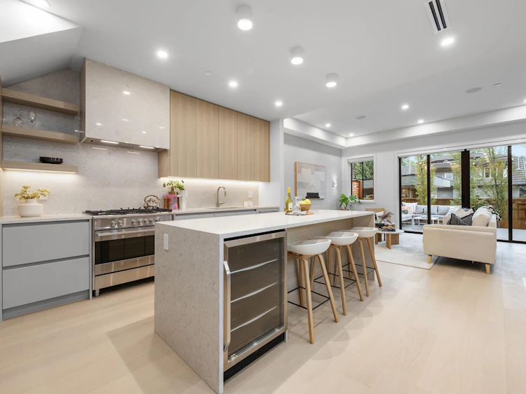 3-2136 E 10 Avenue, Vancouver, BC, V5N 1Y1