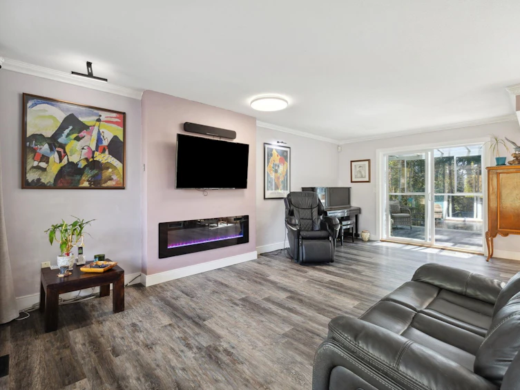 1501 Ostler Court, North Vancouver, BC, V7G 2P1 - 8
