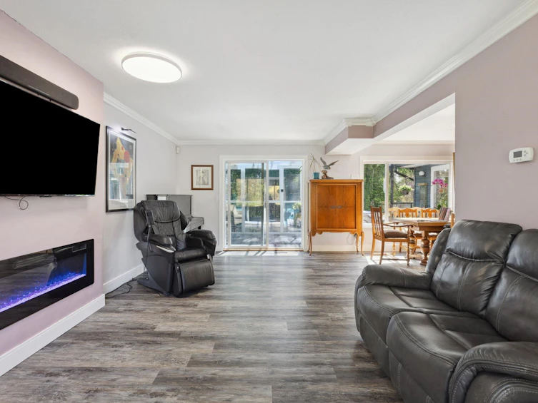 1501 Ostler Court, North Vancouver, BC, V7G 2P1 - 9