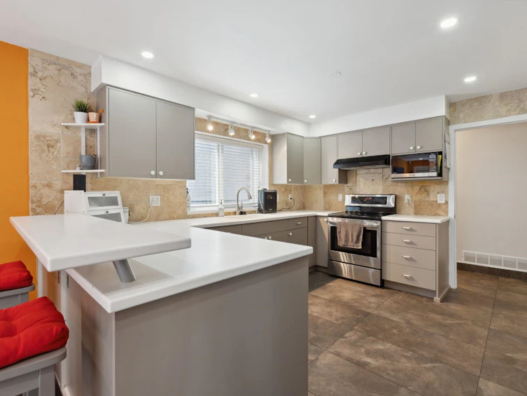 1501 Ostler Court, North Vancouver, BC, V7G 2P1 - 18