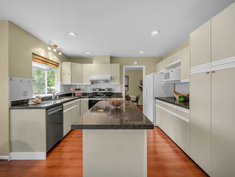 1830 Walnut Crescent, Coquitlam, BC, V3J 7T5 - 14