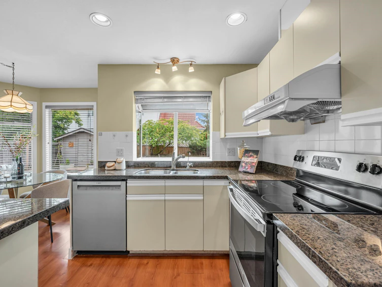 1830 Walnut Crescent, Coquitlam, BC, V3J 7T5 - 16